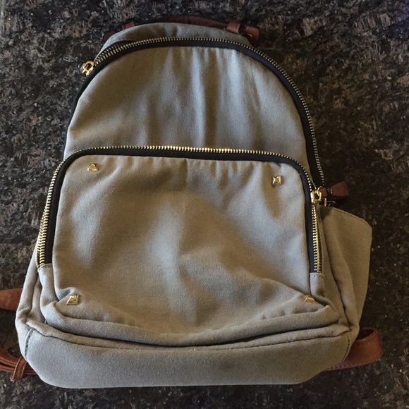 Grey chic backpack - Picture 1 of 7